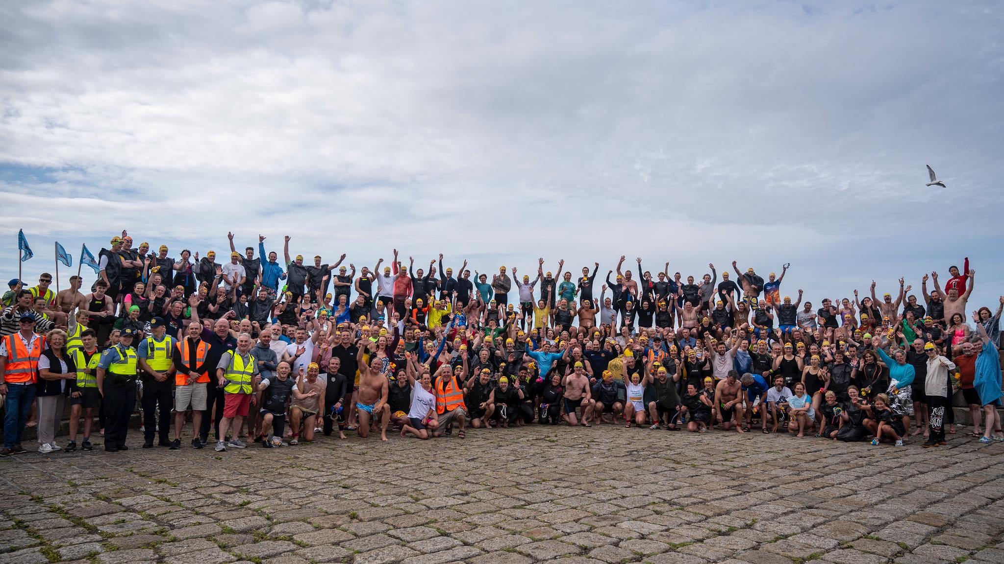 LOS community group photo